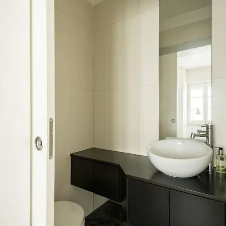 Beautiful Design In Central Apartment Lisbon